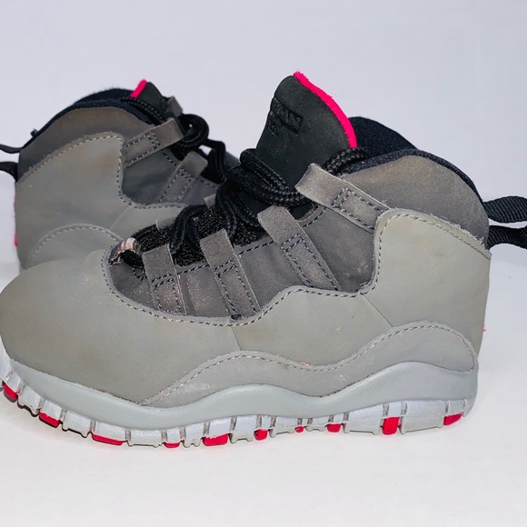 pink jordan baby shoes